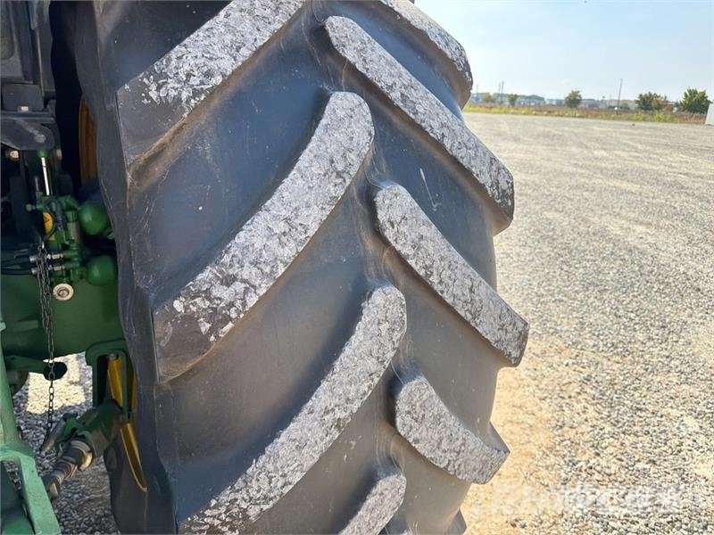 John Deere 6175R 4WD Tractor Trattori