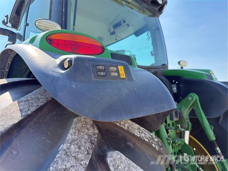 John Deere 6175R 4WD Tractor Trattori