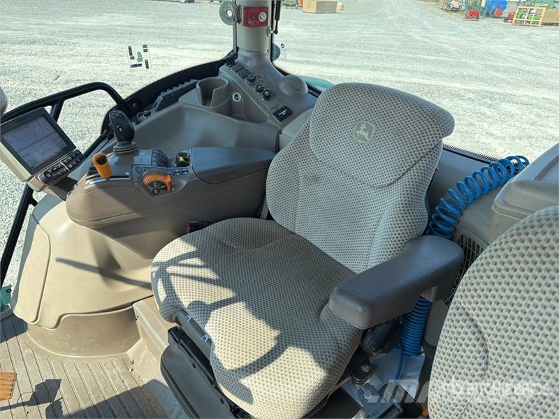 John Deere 6175R 4WD Tractor Trattori