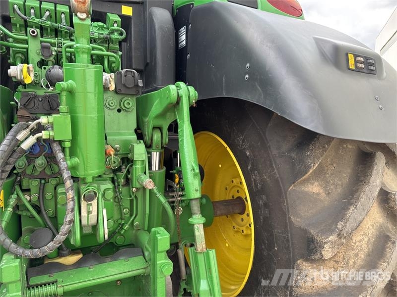 John Deere 6215R Autopower 4WD Tractor Traktory