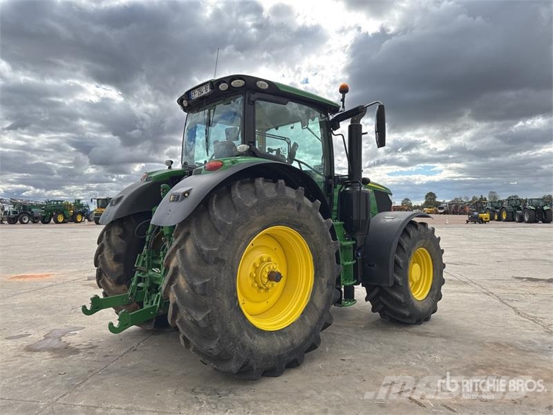 John Deere 6215R Autopower 4WD Tractor Traktory