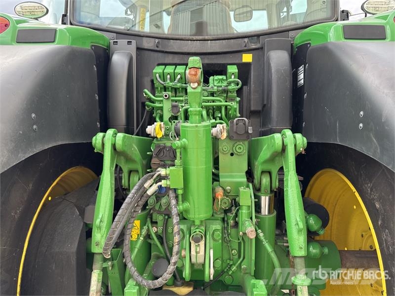 John Deere 6215R Autopower 4WD Tractor Traktory