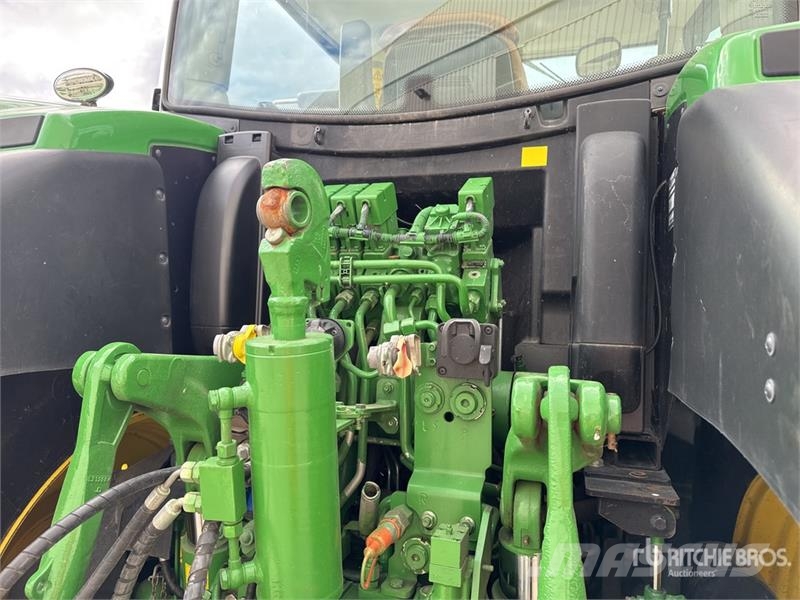 John Deere 6215R Autopower 4WD Tractor Traktory