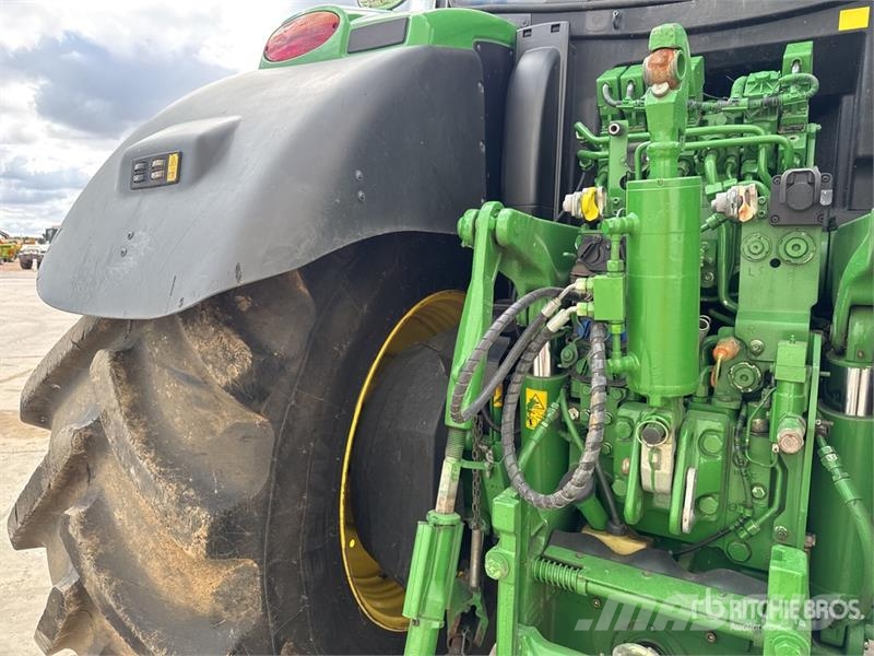 John Deere 6215R Autopower 4WD Tractor Traktory