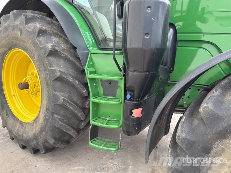 John Deere 6215R Autopower 4WD Tractor Traktory