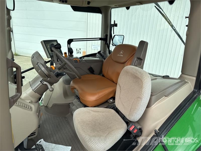 John Deere 6215R Autopower 4WD Tractor Traktory