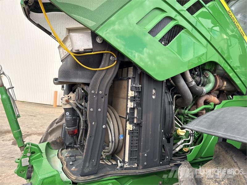 John Deere 6215R Autopower 4WD Tractor Traktory