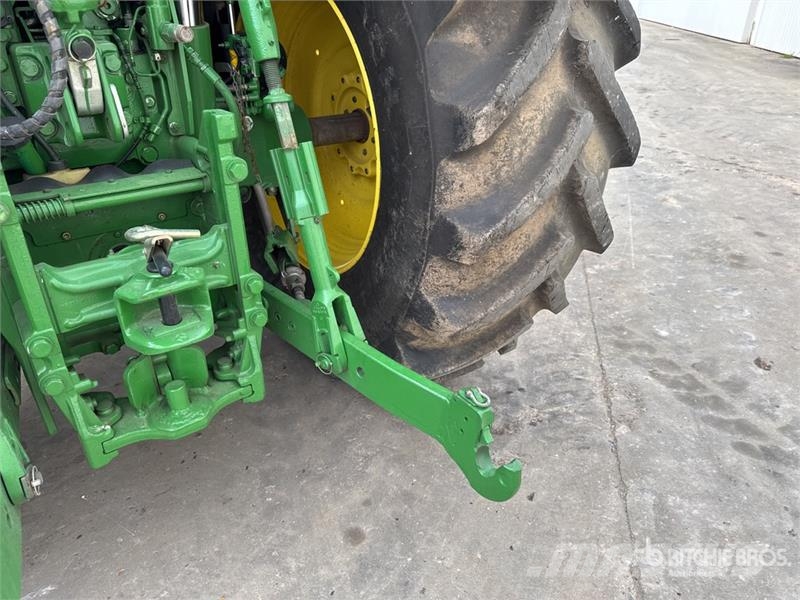 John Deere 6215R Autopower 4WD Tractor Traktory