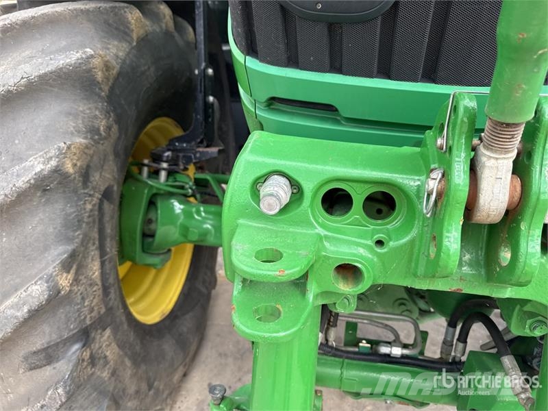 John Deere 6215R Autopower 4WD Tractor Traktory