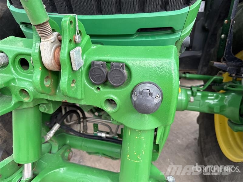 John Deere 6215R Autopower 4WD Tractor Traktory