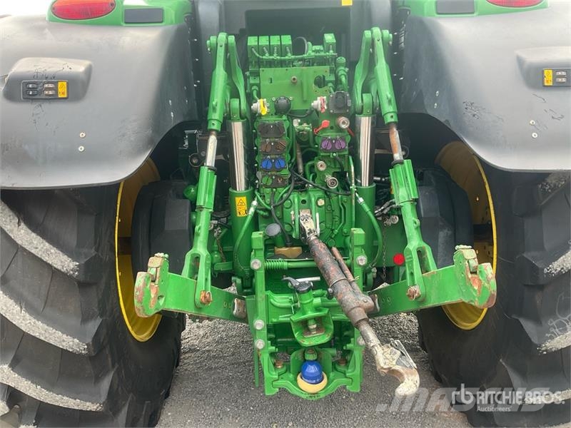 John Deere 6250R 4WD Tractor Trattori