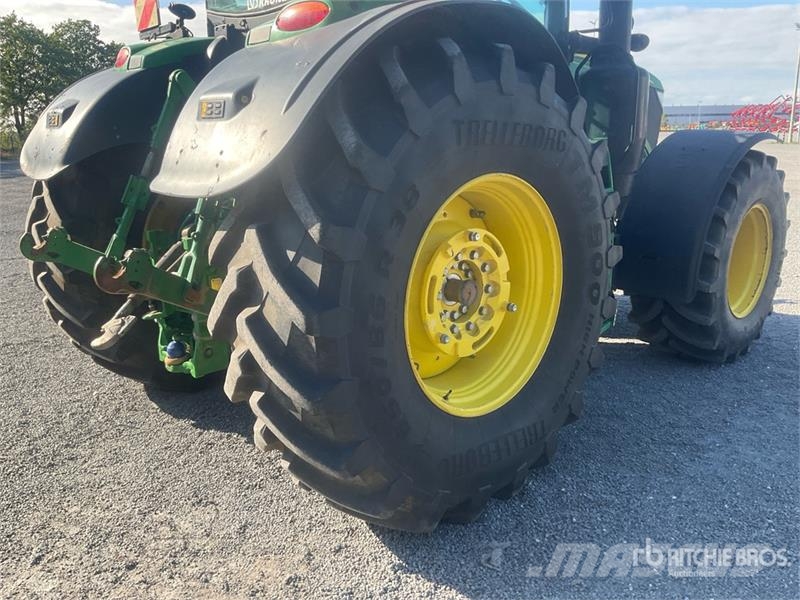 John Deere 6250R 4WD Tractor Trattori