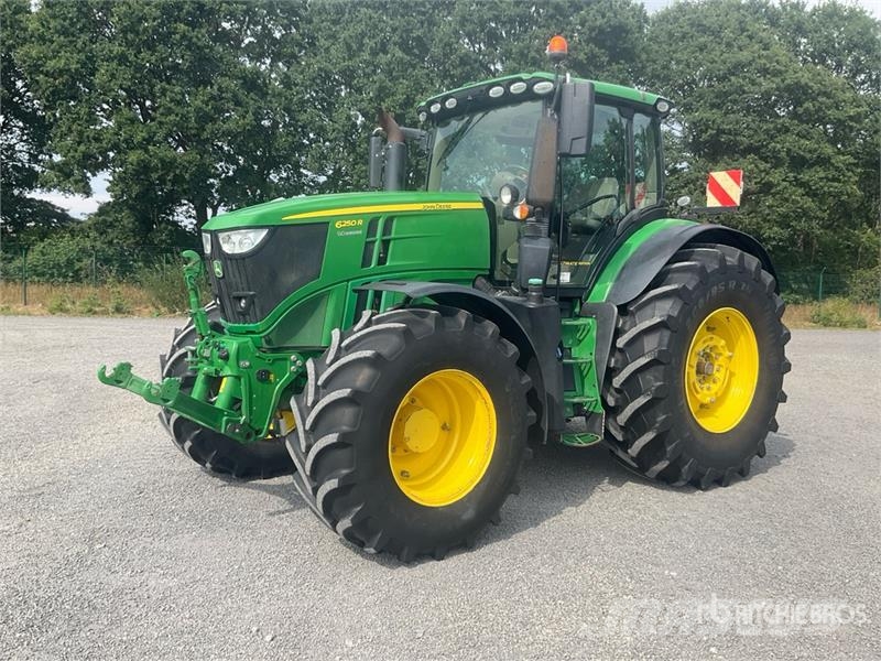 John Deere 6250R 4WD Tractor Trattori