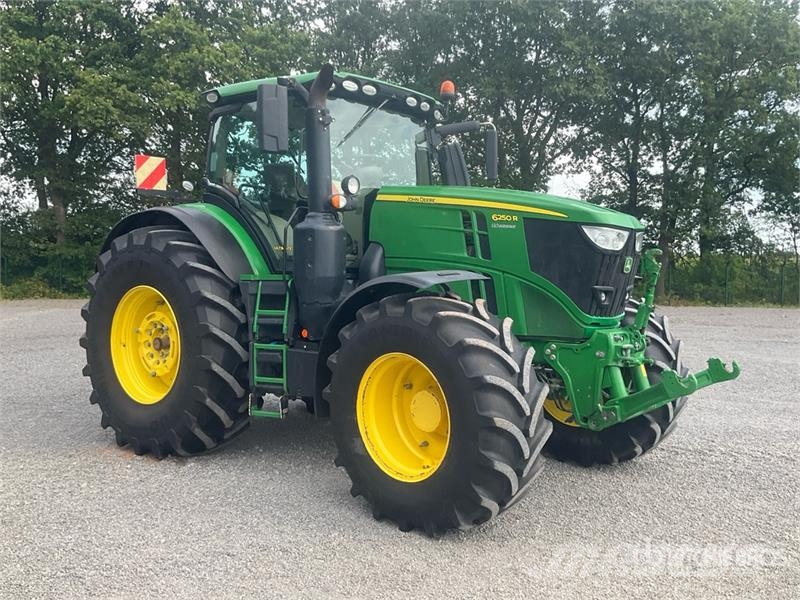 John Deere 6250R 4WD Tractor Trattori
