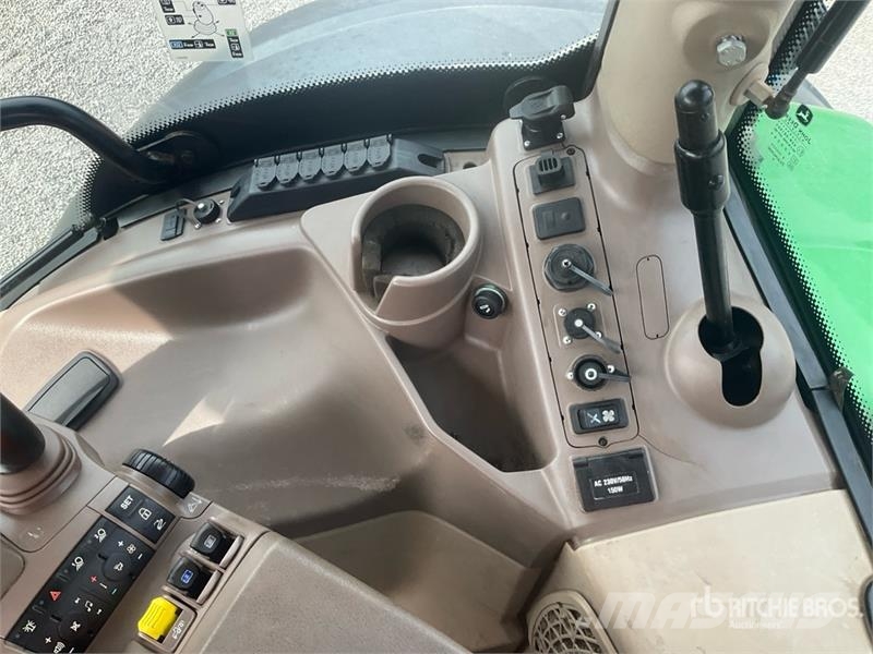 John Deere 6250R 4WD Tractor Trattori