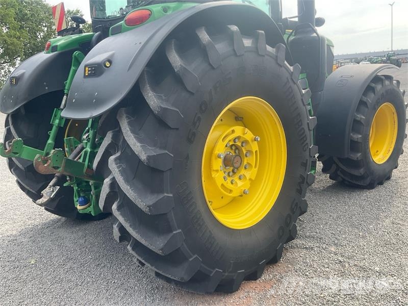 John Deere 6250R 4WD Tractor Trattori