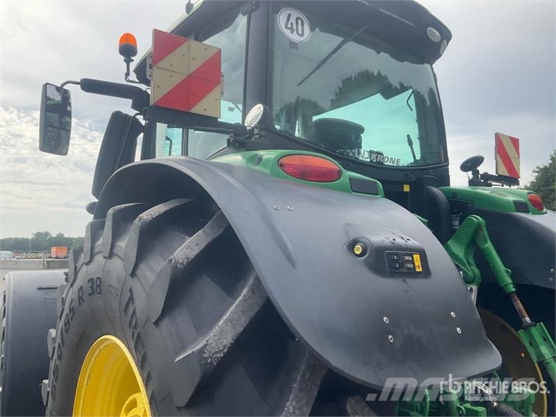 John Deere 6250R 4WD Tractor Trattori