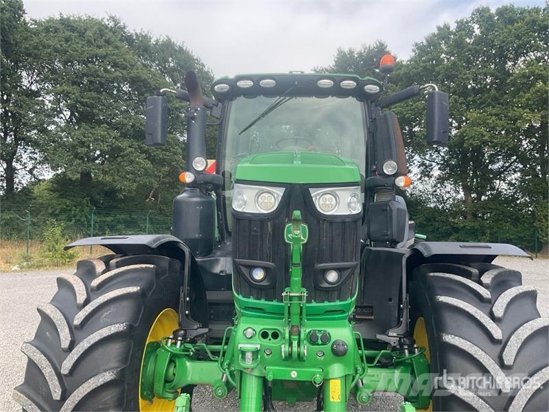 John Deere 6250R 4WD Tractor Trattori
