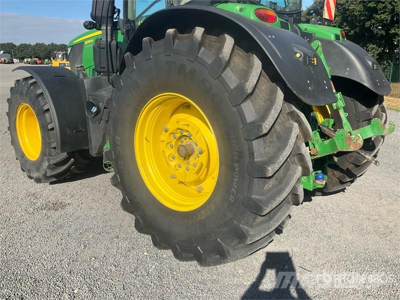 John Deere 6250R 4WD Tractor Trattori