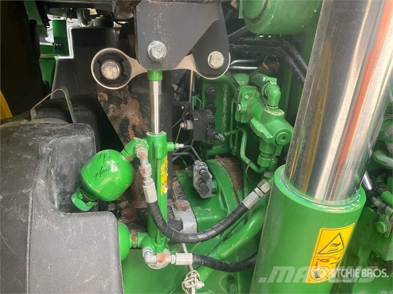 John Deere 6250R 4WD Tractor Trattori