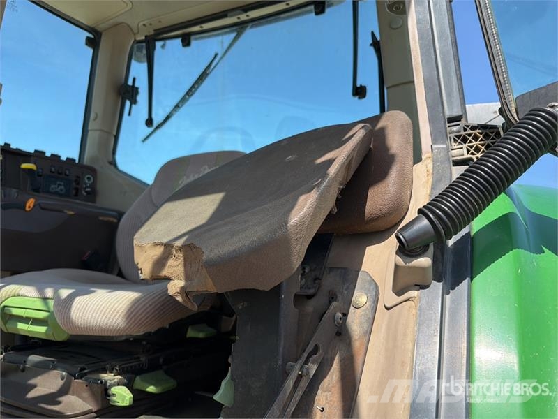 John Deere 6820 الجرارات