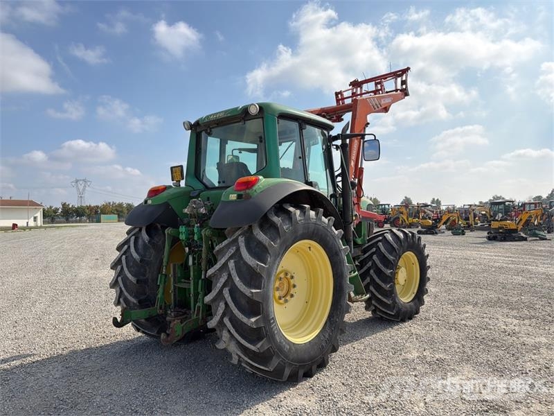 John Deere 6820 Trattori