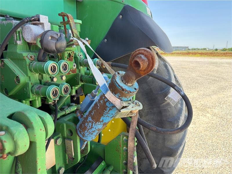 John Deere 6820 الجرارات