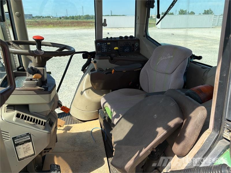 John Deere 6820 الجرارات