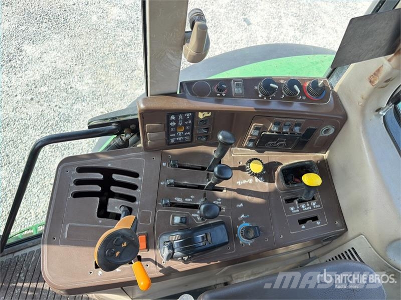 John Deere 6820 Trattori