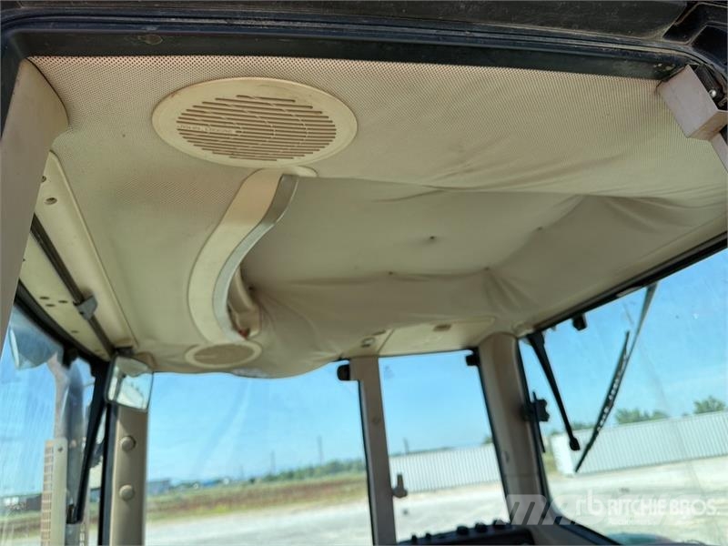 John Deere 6820 الجرارات