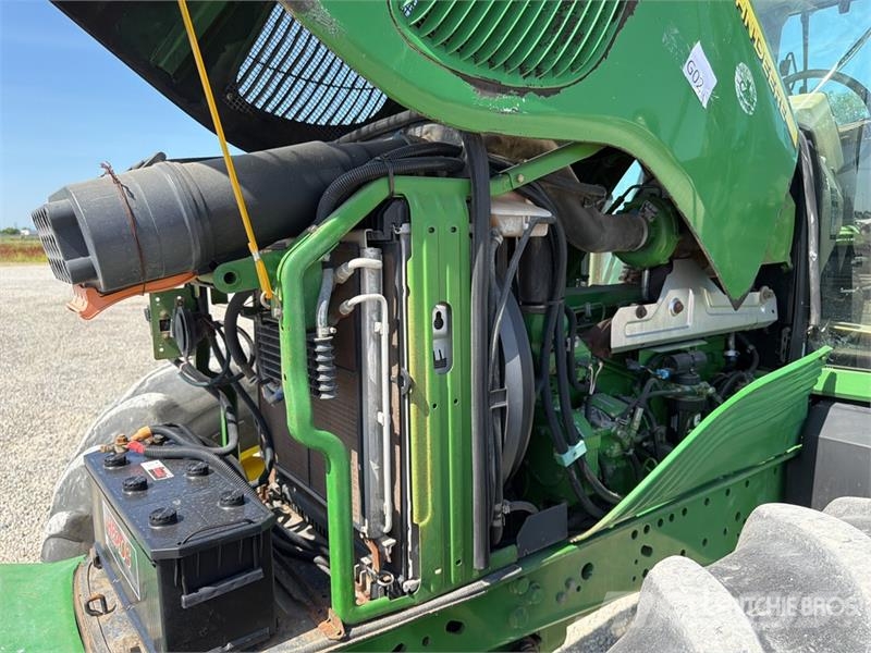 John Deere 6820 الجرارات