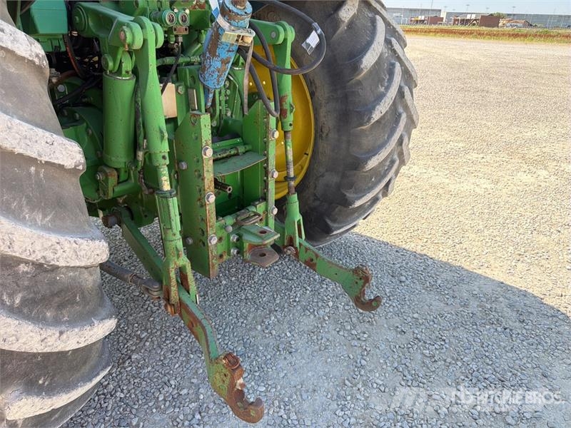 John Deere 6820 الجرارات