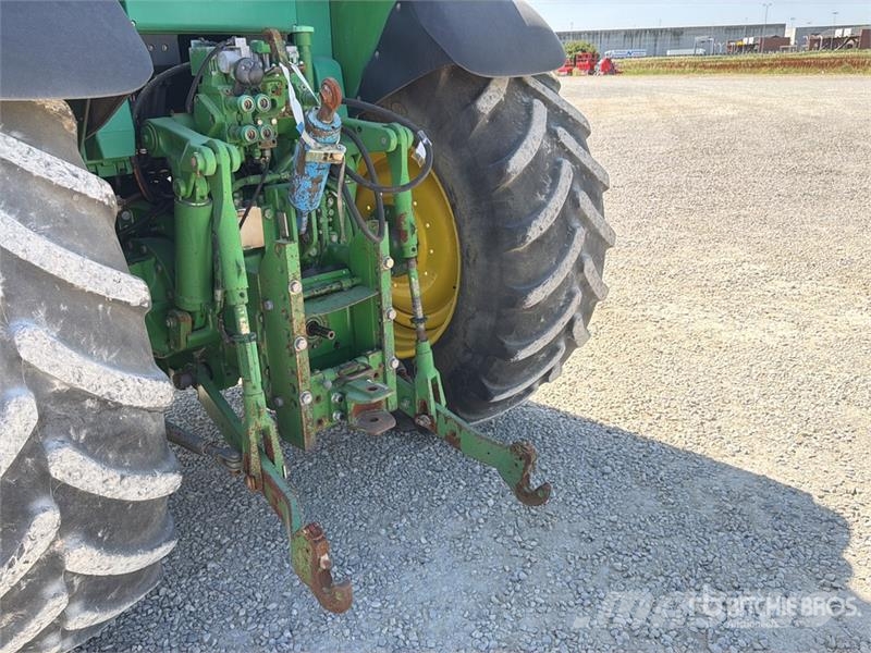 John Deere 6820 الجرارات