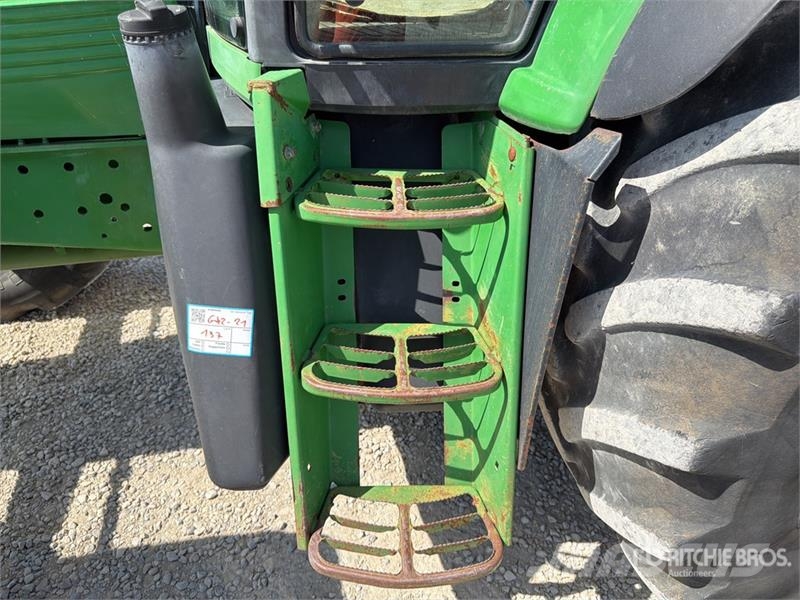 John Deere 6820 الجرارات
