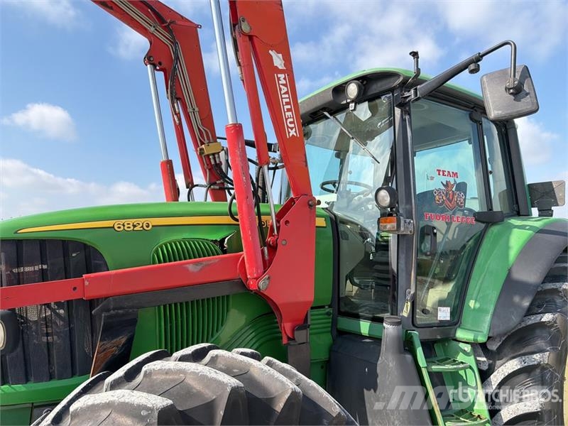 John Deere 6820 Trattori