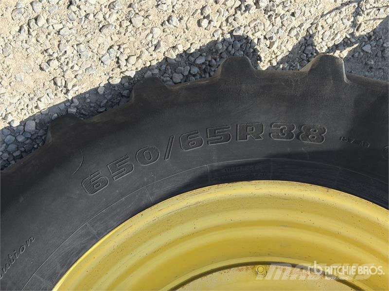 John Deere 6820 الجرارات