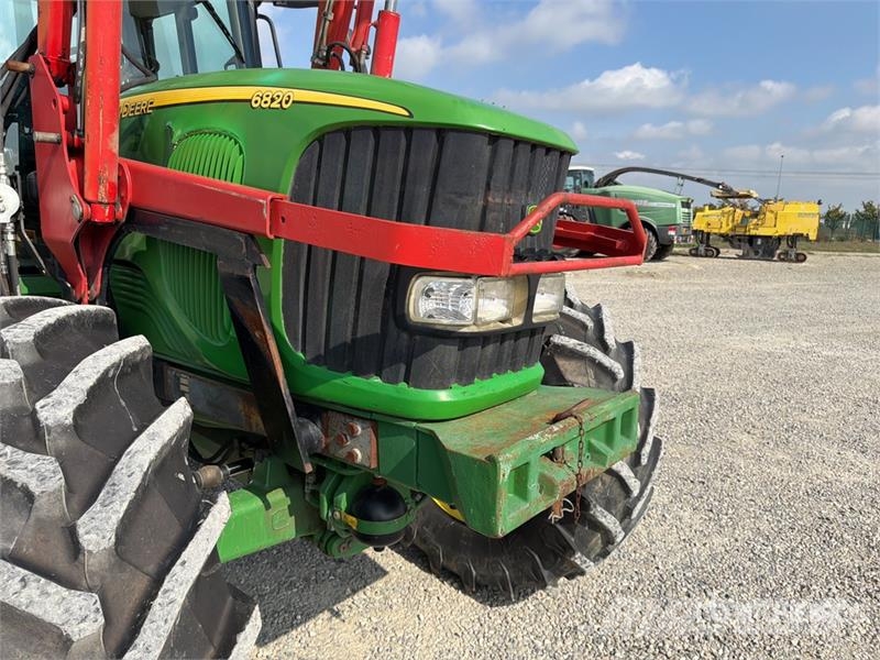 John Deere 6820 Trattori