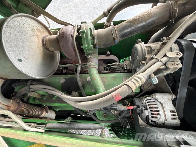 John Deere 6910 4WD Tractor Traktorji