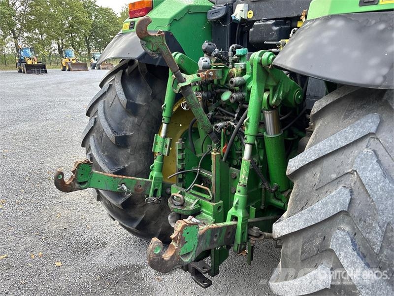 John Deere 6910 4WD Tractor Traktorji