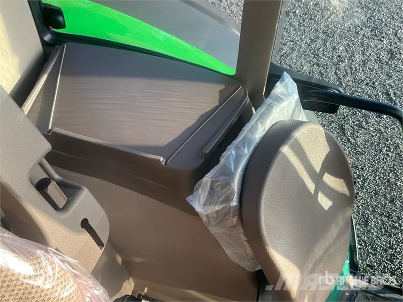 John Deere 6M 155 4WD Tractor (Unused) Traktorok
