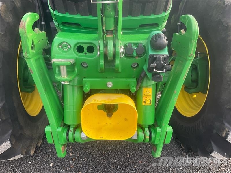 John Deere 6R250 4WD Tractor Трактори