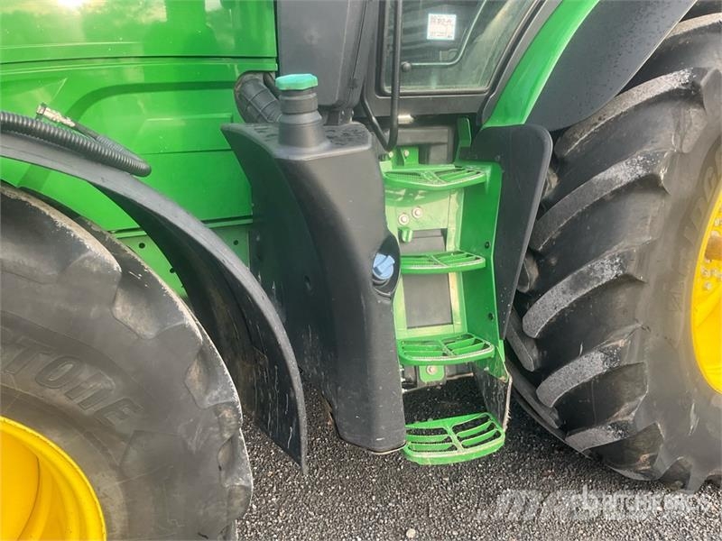 John Deere 6R250 4WD Tractor Трактори