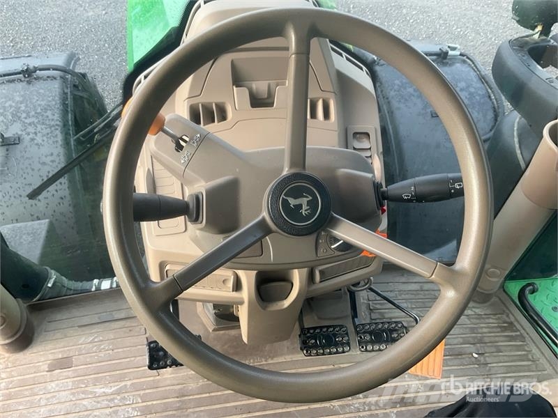 John Deere 6R250 4WD Tractor Трактори