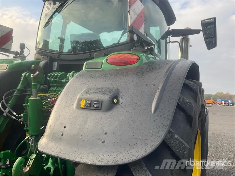 John Deere 6R250 4WD Tractor Трактори