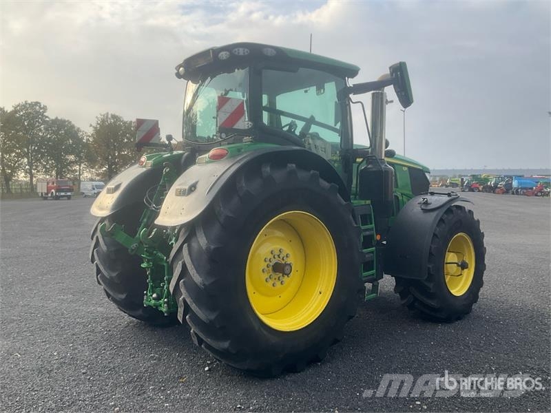 John Deere 6R250 4WD Tractor Трактори