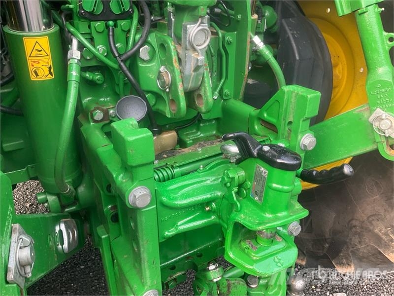 John Deere 6R250 4WD Tractor Трактори