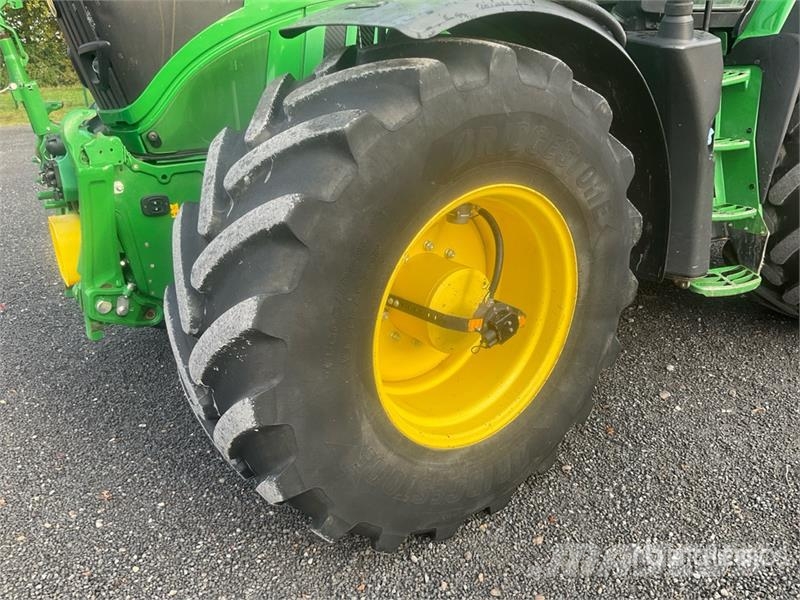 John Deere 6R250 4WD Tractor Трактори