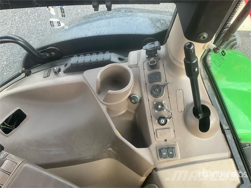 John Deere 6R250 4WD Tractor Трактори