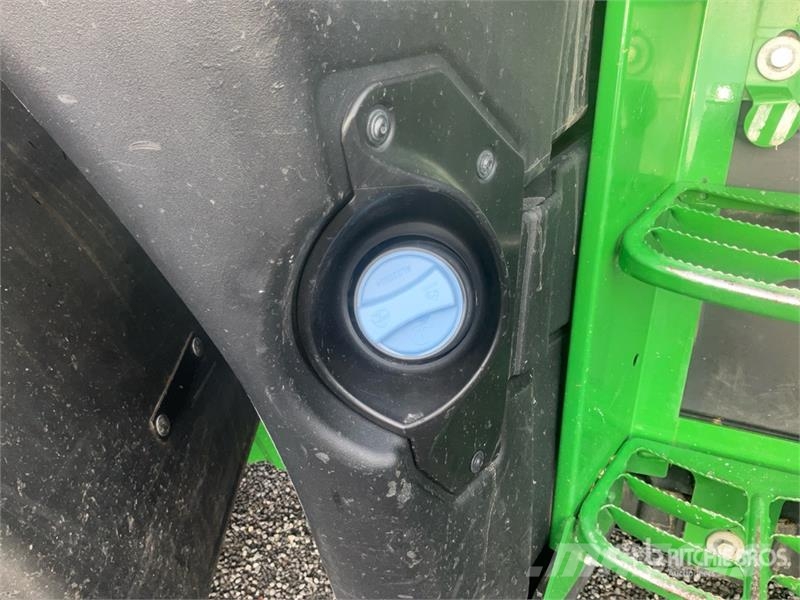 John Deere 6R250 4WD Tractor Трактори