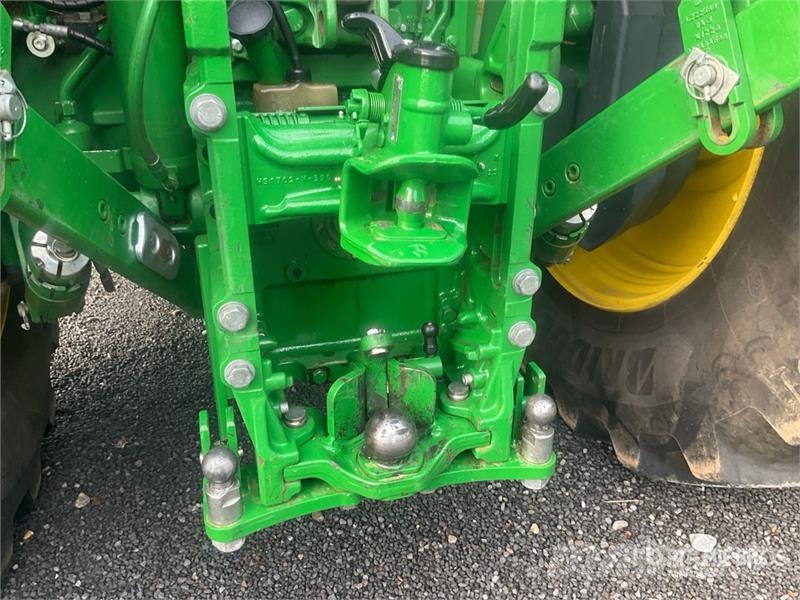 John Deere 6R250 4WD Tractor Трактори